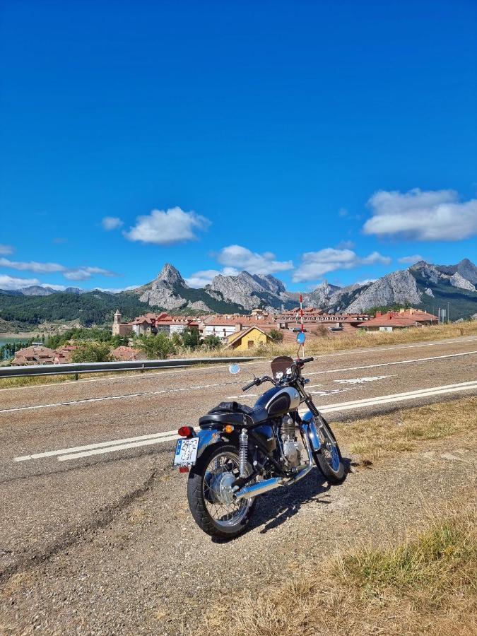 Hostal Sainz Riaño Εξωτερικό φωτογραφία