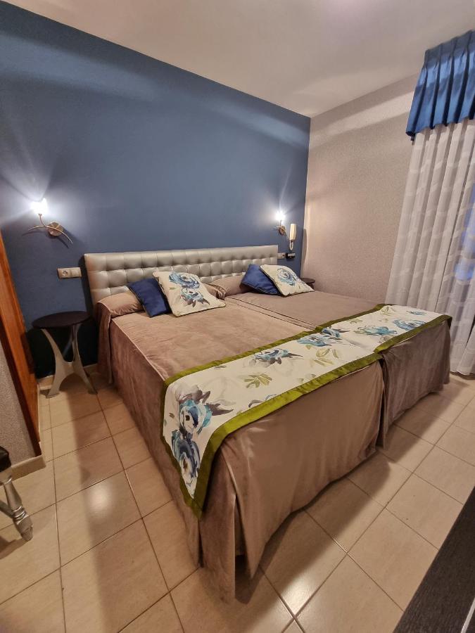 Hostal Sainz Riaño Εξωτερικό φωτογραφία