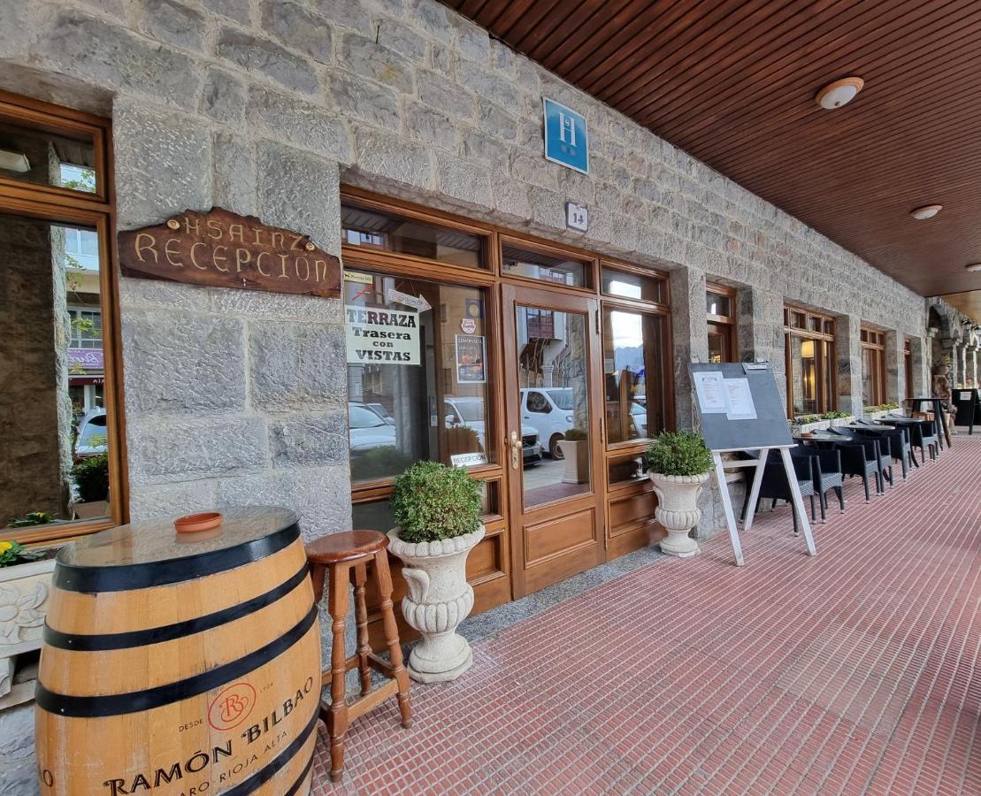 Hostal Sainz Riaño Εξωτερικό φωτογραφία