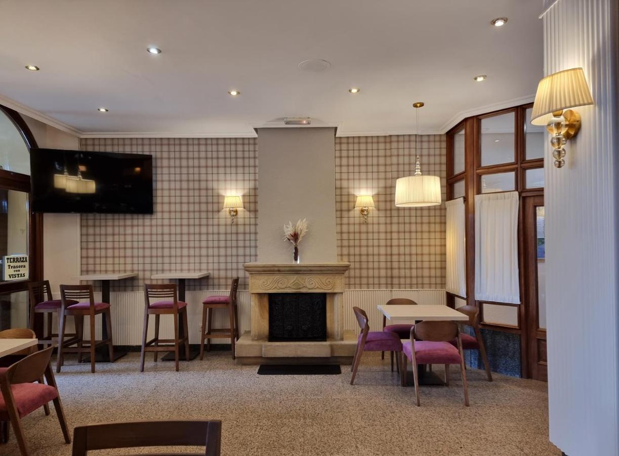 Hostal Sainz Riaño Εξωτερικό φωτογραφία