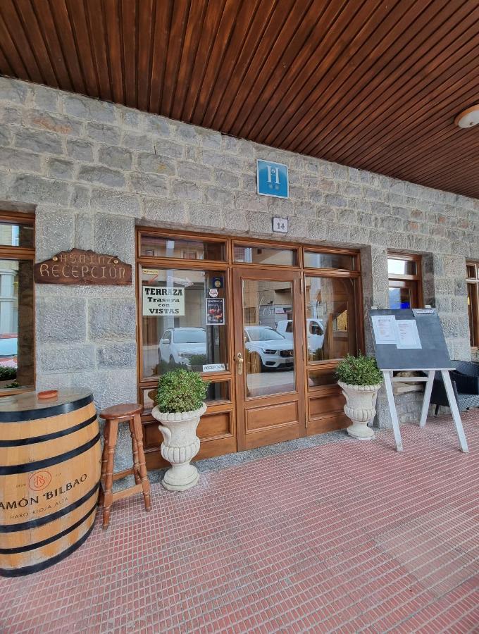 Hostal Sainz Riaño Εξωτερικό φωτογραφία