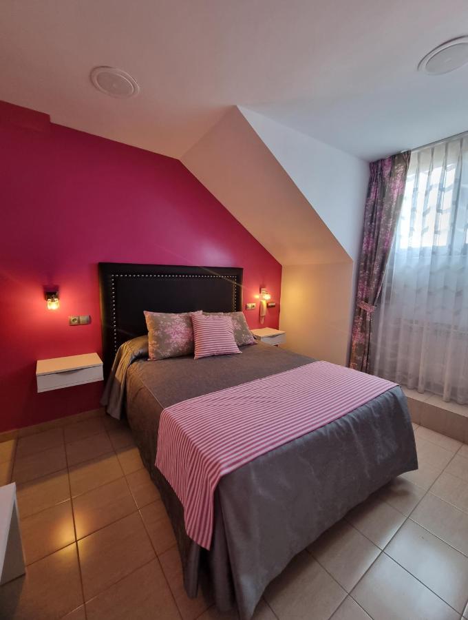 Hostal Sainz Riaño Εξωτερικό φωτογραφία