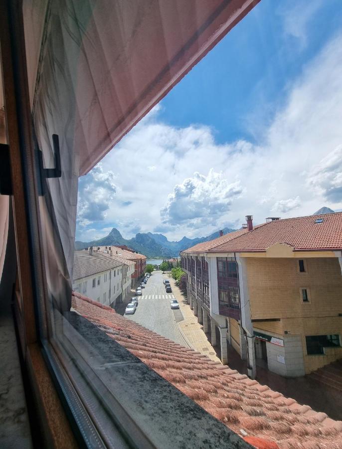 Hostal Sainz Riaño Εξωτερικό φωτογραφία