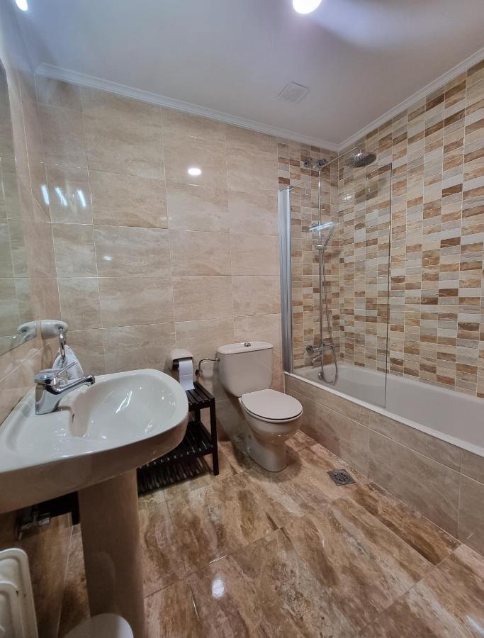 Hostal Sainz Riaño Εξωτερικό φωτογραφία