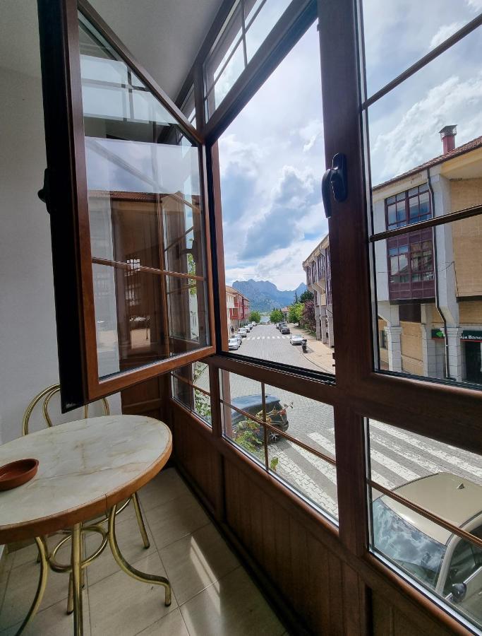 Hostal Sainz Riaño Εξωτερικό φωτογραφία