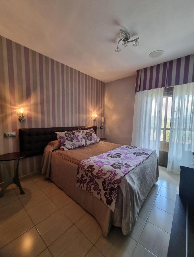 Hostal Sainz Riaño Εξωτερικό φωτογραφία