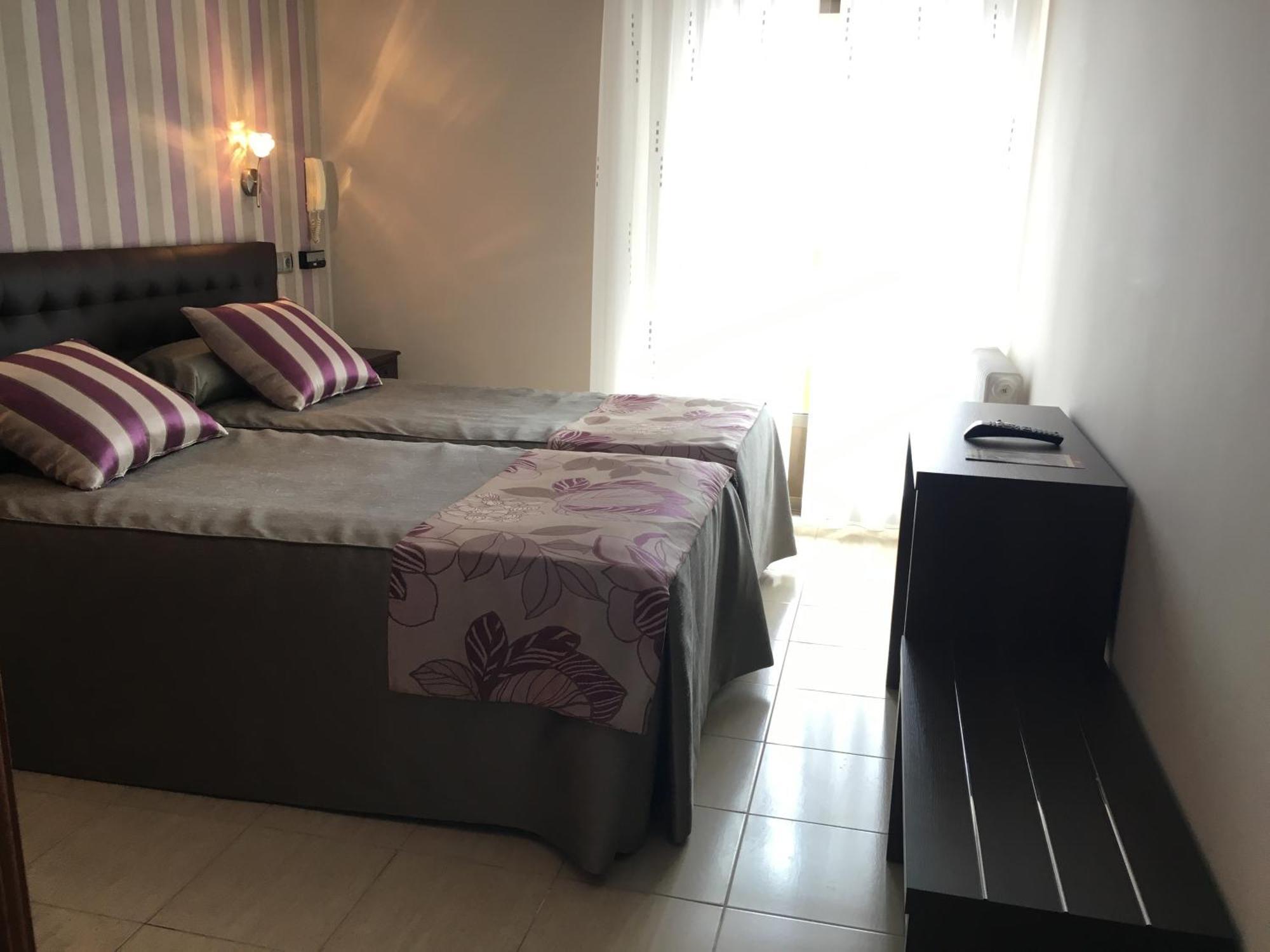 Hostal Sainz Riaño Εξωτερικό φωτογραφία
