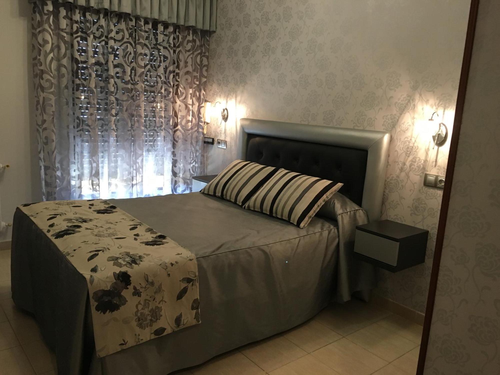 Hostal Sainz Riaño Εξωτερικό φωτογραφία