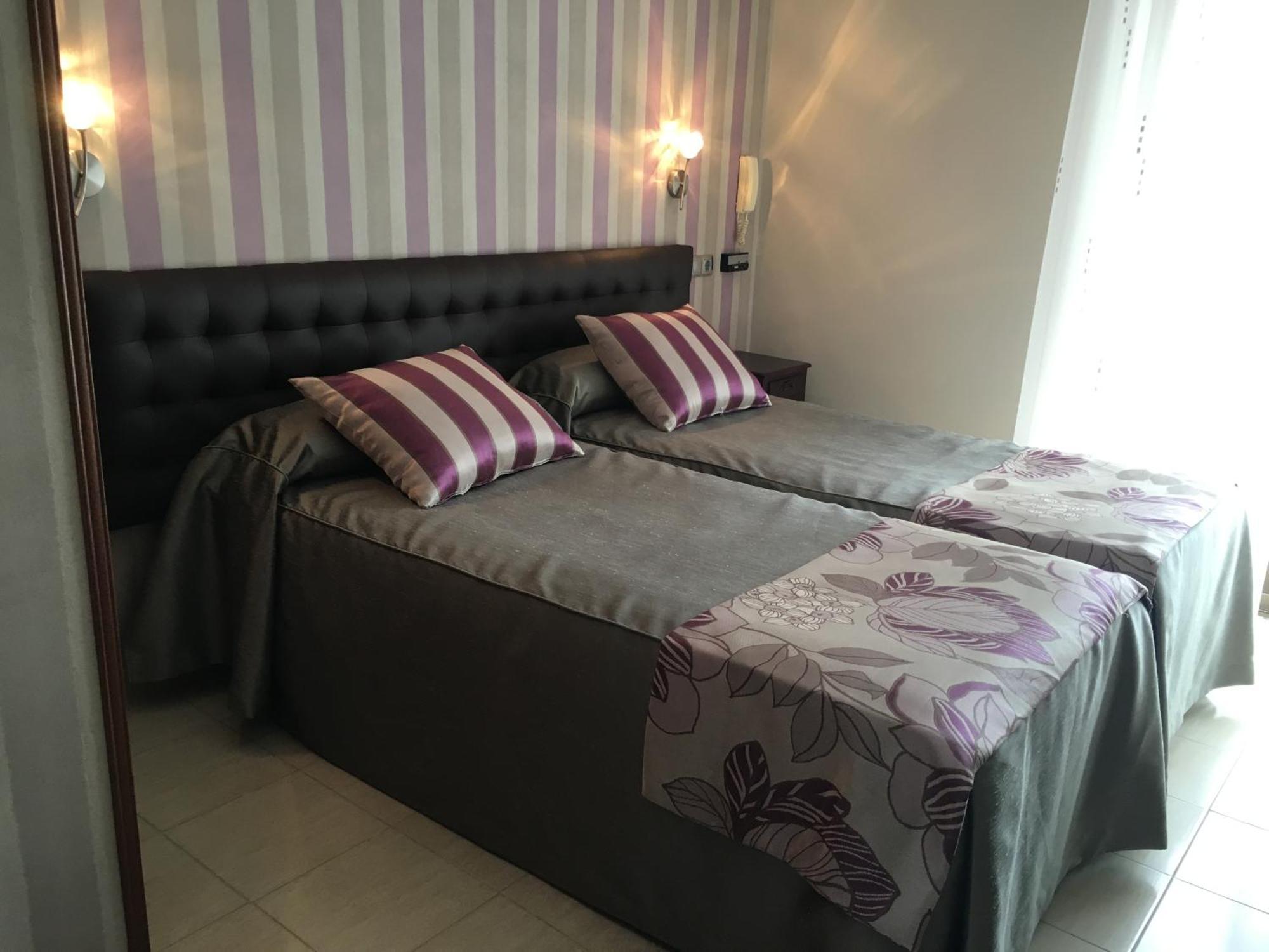 Hostal Sainz Riaño Εξωτερικό φωτογραφία