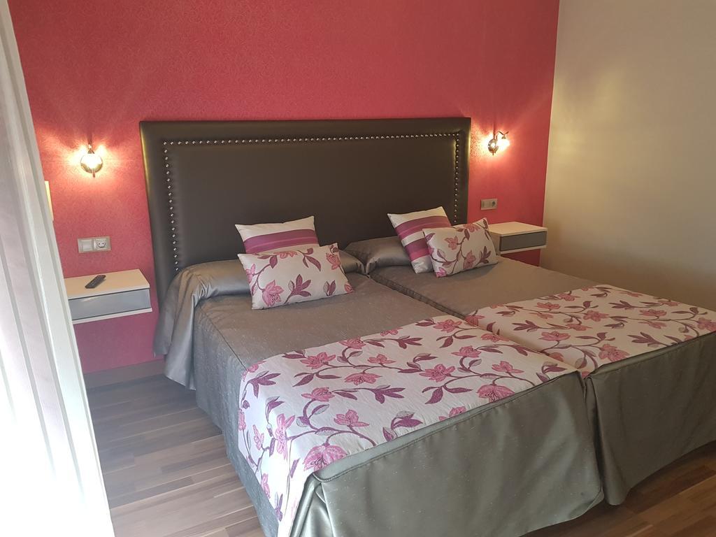 Hostal Sainz Riaño Εξωτερικό φωτογραφία